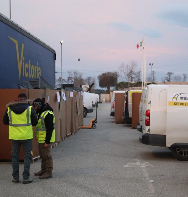 Lo sbarco di Amazon triplica i dipendenti del corriere di Migliarino - Video