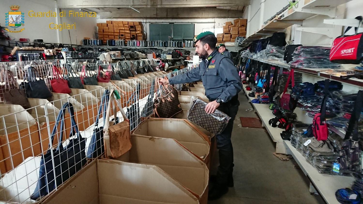 Sequestrate in un negozio cinese 1500 borsette contraffatte