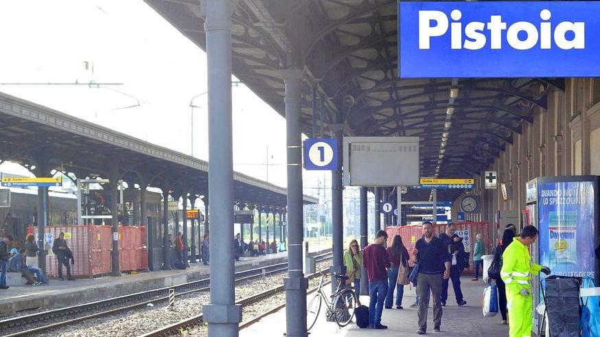 Un profugo lo salva dai borseggiatori