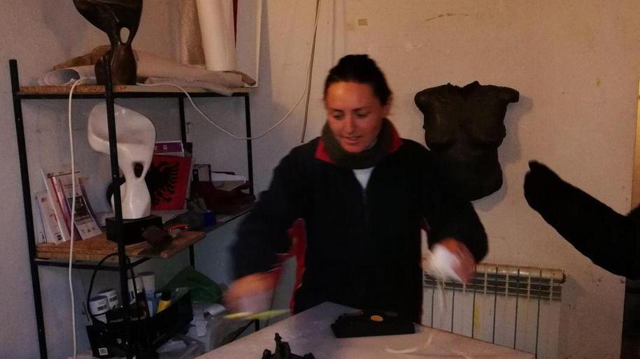 Artista sfrattata da un alloggio a S. Giacomo