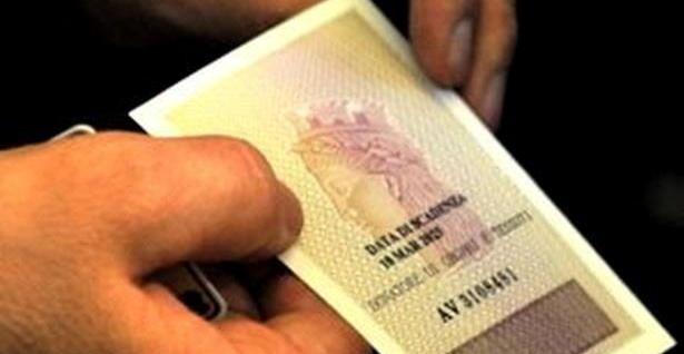 Addio alla vecchia carta d’identità 