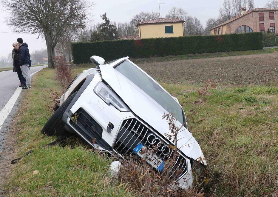 Fuori strada con l’auto a San Martino 