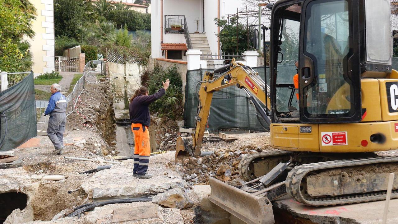 Ripartiti i lavori in piazza delle Carrozze