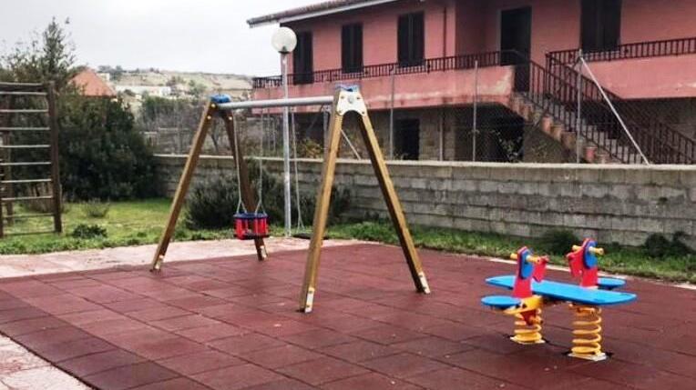 Nuovi giochi nei parchi per i bambini
