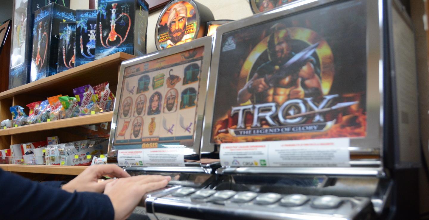 Orari anti slot, molti non li rispettano 