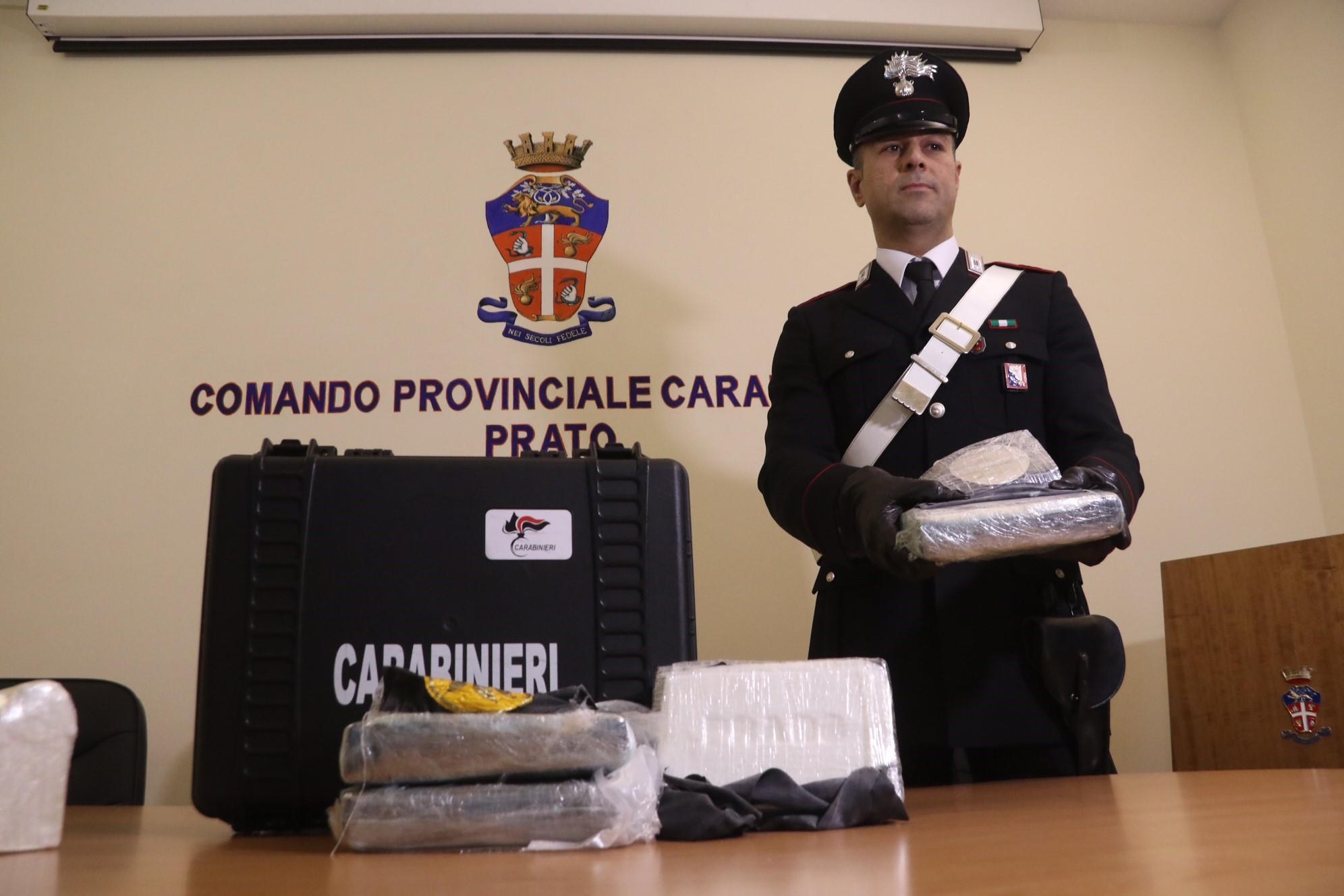 La droga sequestrata dai carabinieri (foto Batavia)