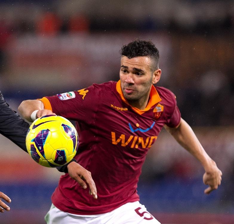 Leandro Castan con la maglia della Roma