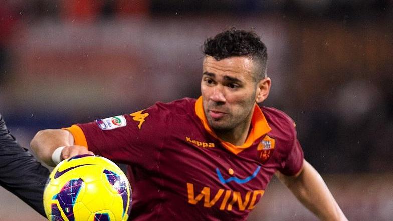 Leandro Castan con la maglia della Roma