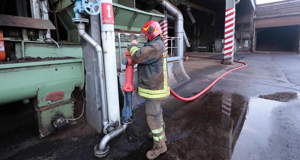 Fiamme in ditta per la seconda volta in 2 anni 