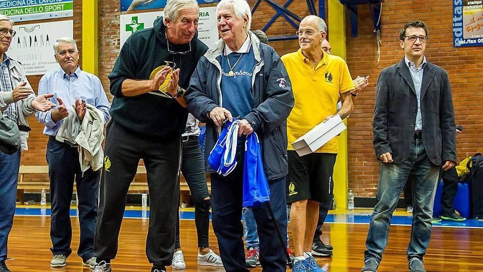 ADDIO ALLA LEGGENDA POSAR