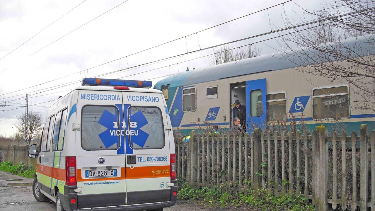 Un'ambulanza in stazione (foto di archivio)