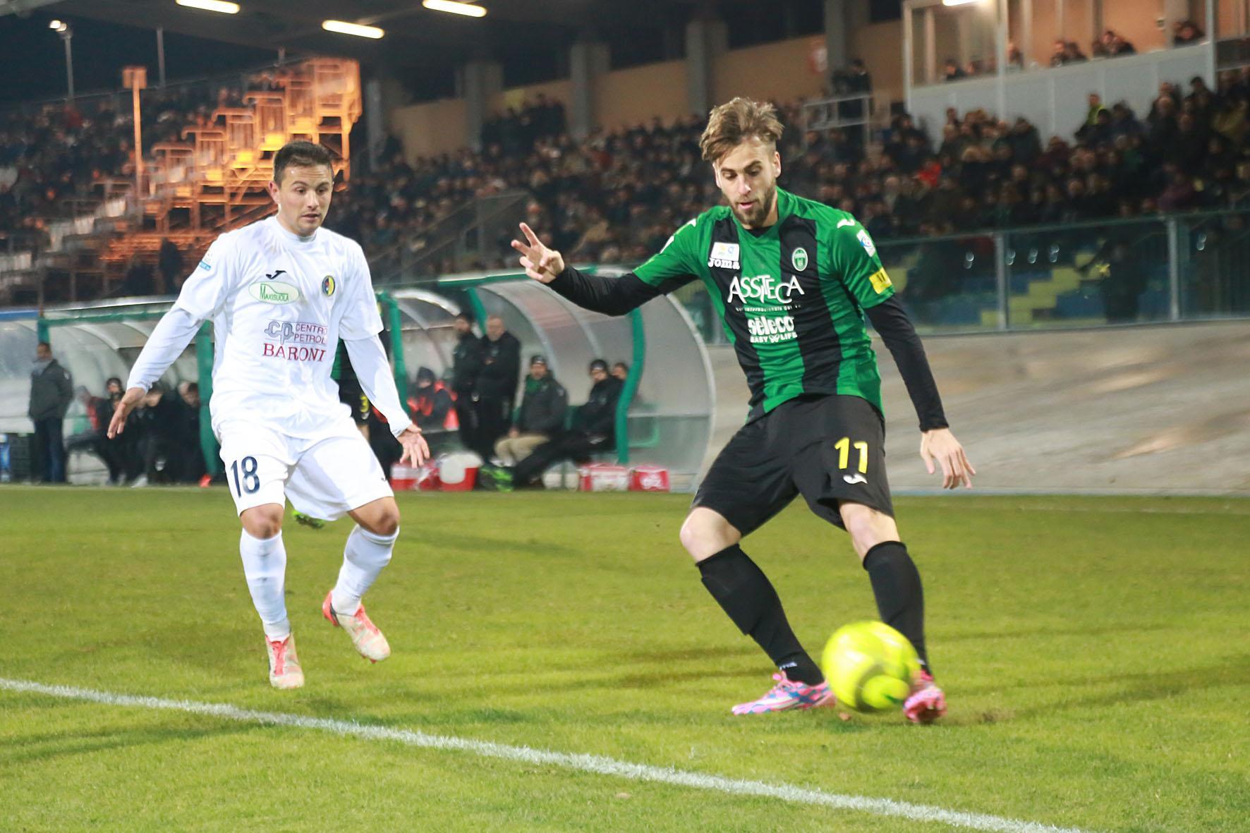 Sainz-Maza con la maglia del Pordenone (foto Toni Ros / Messaggero Veneto)