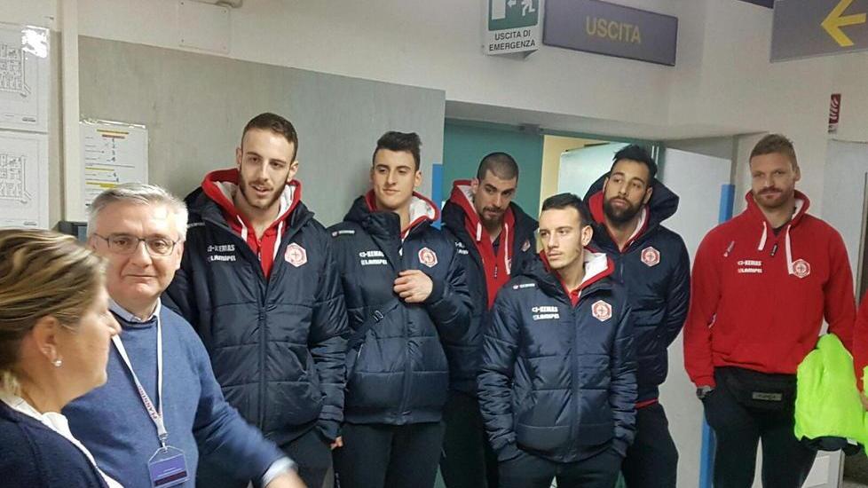 La Kemas Lamipel in visita ai bimbi ricoverati del Lotti