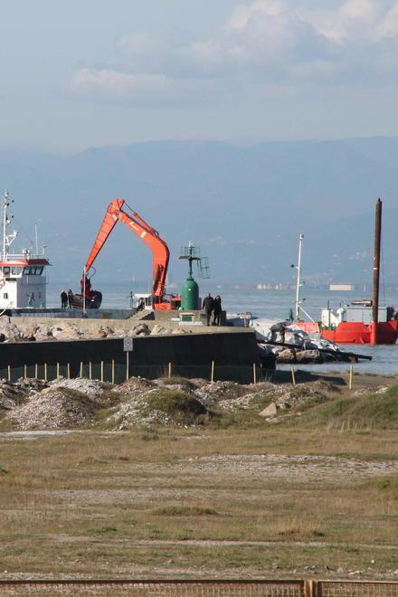 Terminato l’escavo della barra sabbiosa per 65.000 metri cubi 