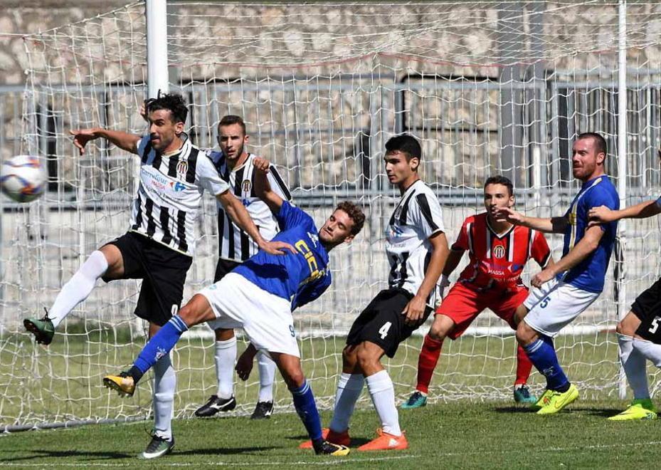 Zanetti resta, ma serve un poker 
