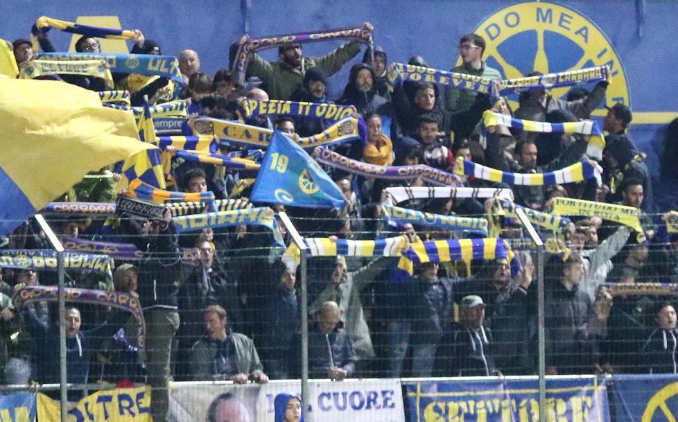 Abbonarsi? Si può Tessere in vendita 