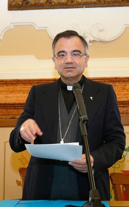 Il libro del vescovo su cristiani e politica: «Siate testimoni leali» 