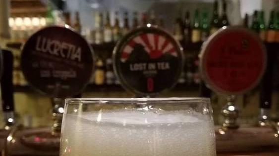 Appuntamento in birreria per un brindisi