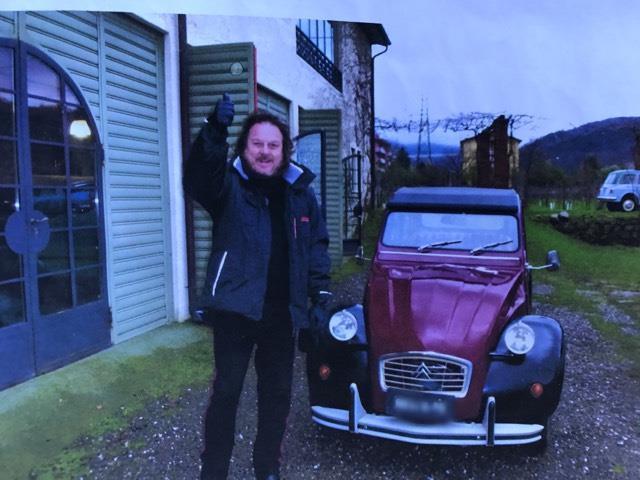 Auto dei vip in vendita: dal Suv di Berlusconi alla 2Cv di Zucchero 