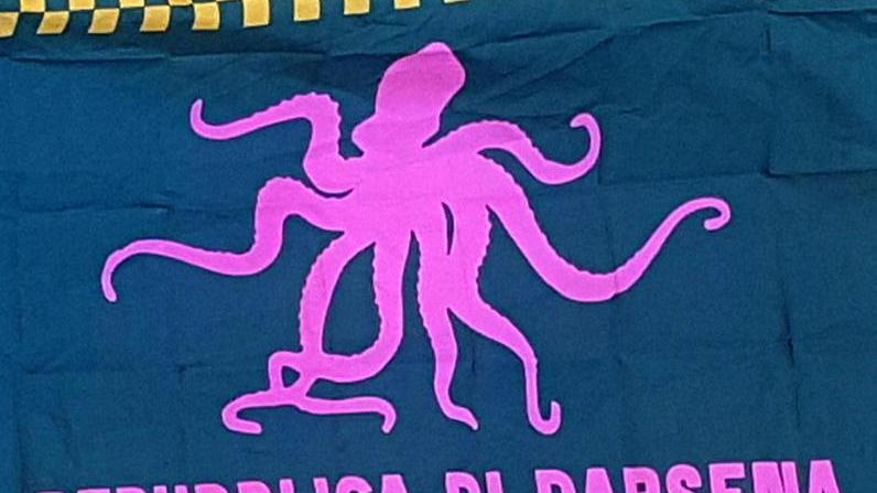 Darsena, ecco le bandiere “vintage”