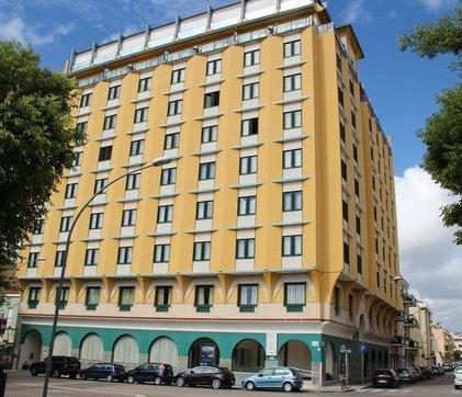 Alghero, la denuncia di Federalberghi: «Stagione compromessa» 