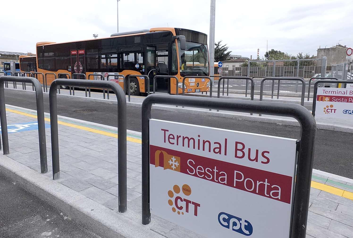 Il terminal dei bus della Sesta Porta (foto Muzzi)