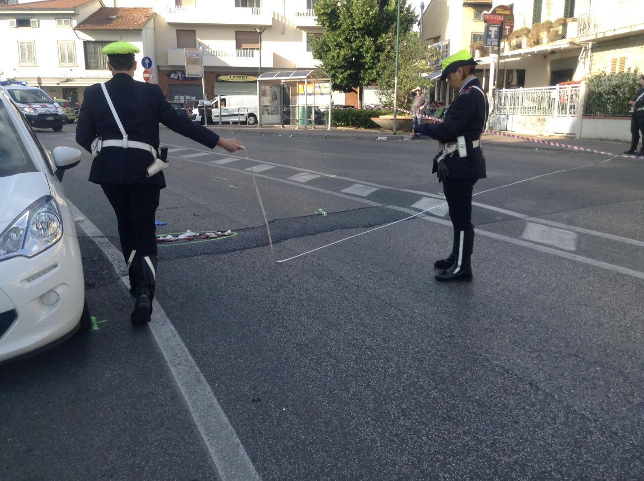 I rilievi di un incidente stradale (foto d'archivio)