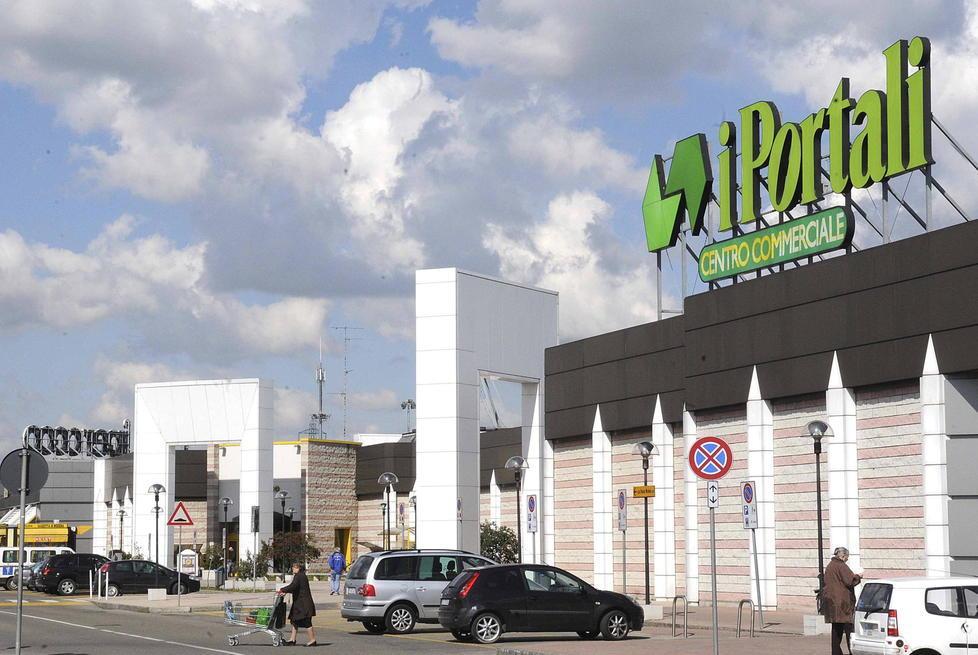 Ruba 7mila euro di videogiochi a Modena