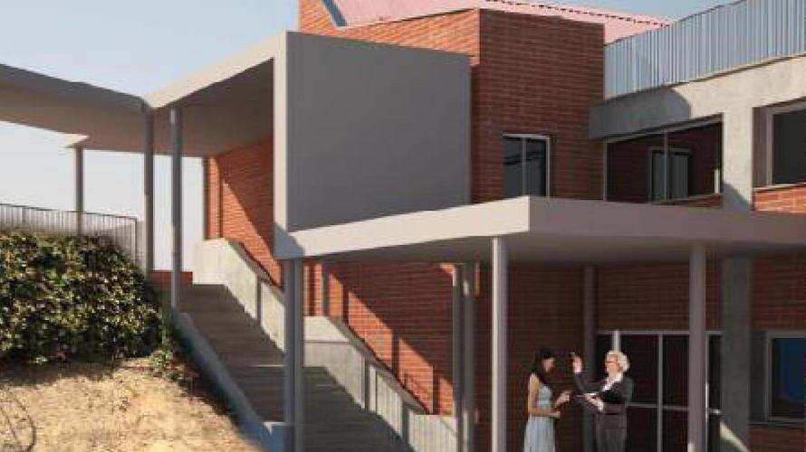 Scuola, nuovo parcheggio e pensilina