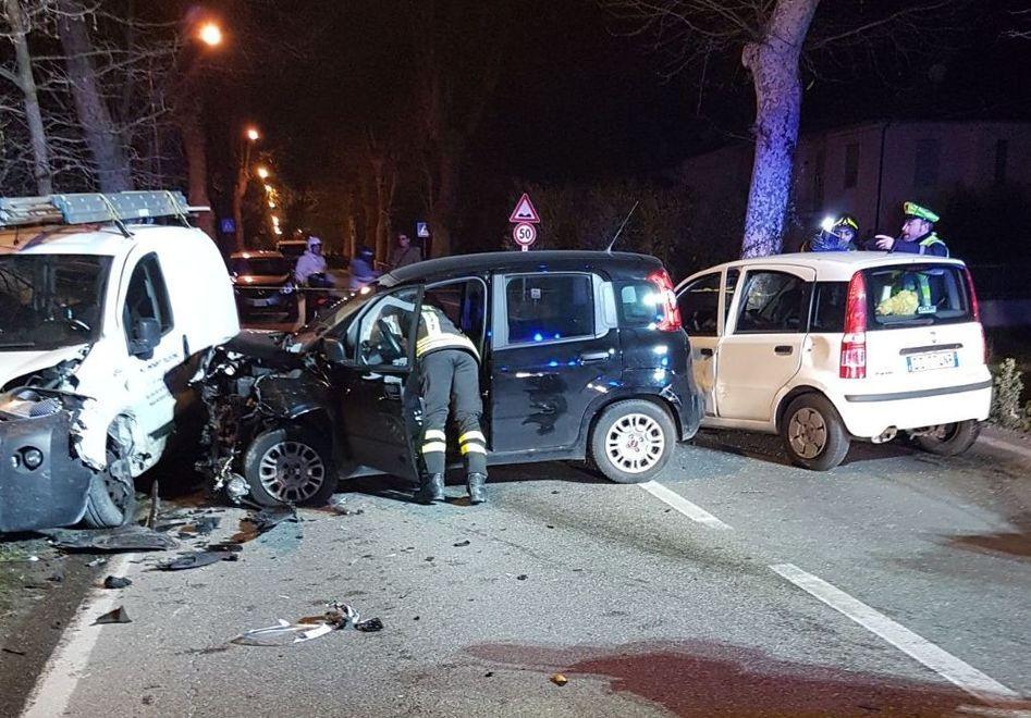 Schianto sull’Aurelia tre auto coinvolte feriti due conducenti