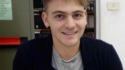 Pochi posti a sedere la biblioteca “scoppia” e i ragazzi protestano