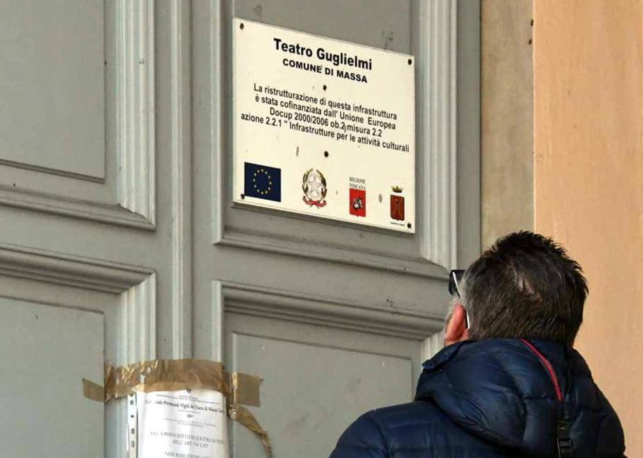 Il teatro Guglielmi resta chiuso 