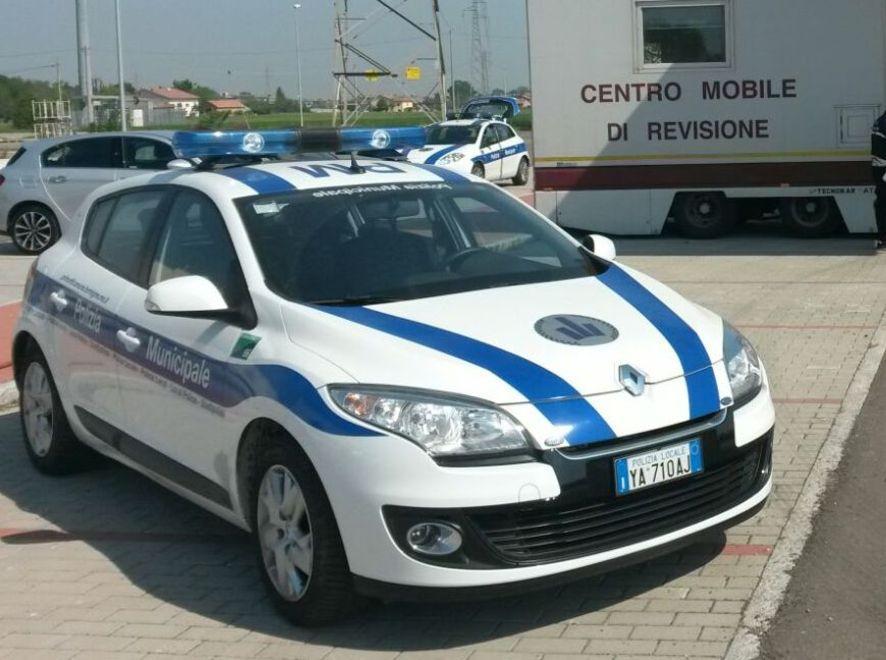 Abusi nel deposito auto, bisogna demolire 