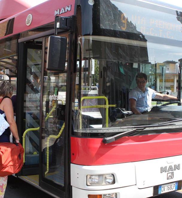 Ottocento candidati vogliono guidare gli autobus di Seta 