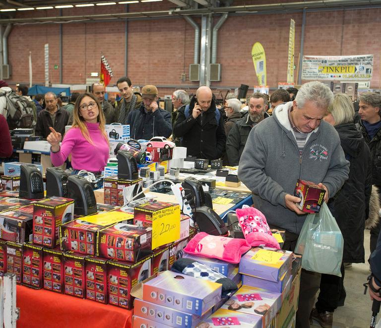 Ad Expo Elettronica Caccia All occasione Cosplayer E Fascino Dei 