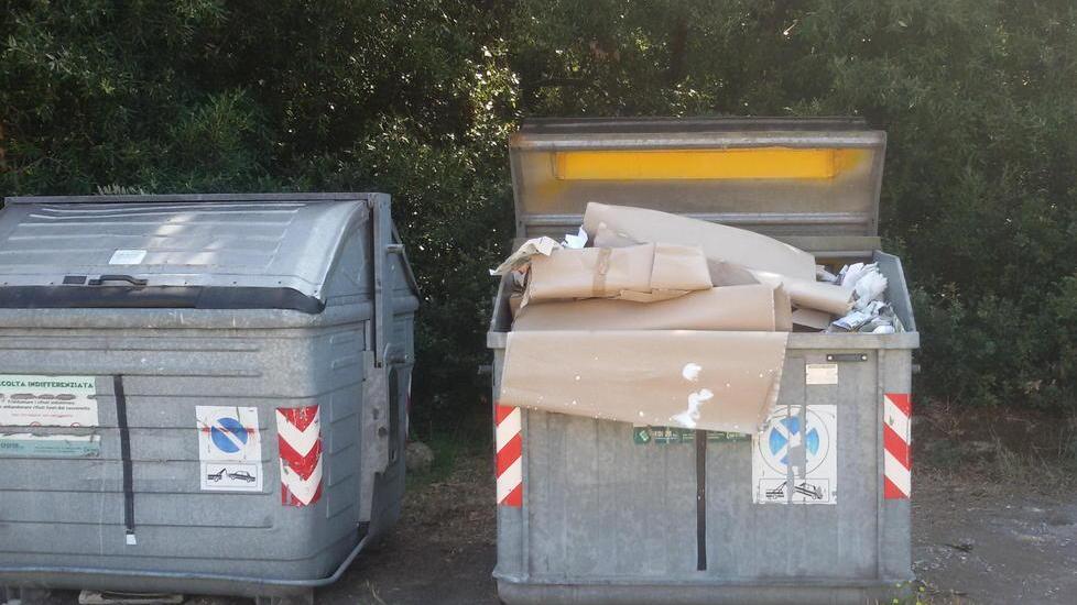 In ritardo il posizionamento dei nuovi cassonetti