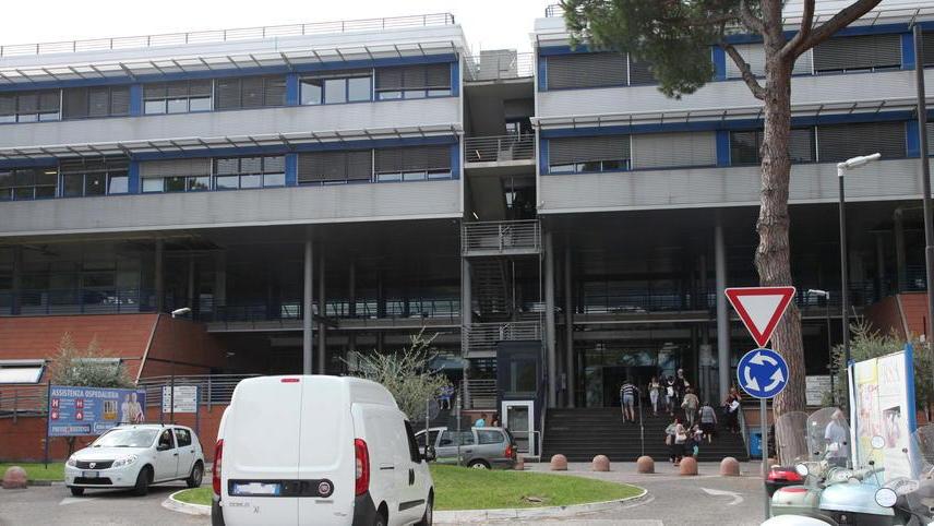 I dipendenti bocciano l’Asl e denunciano favoritismi