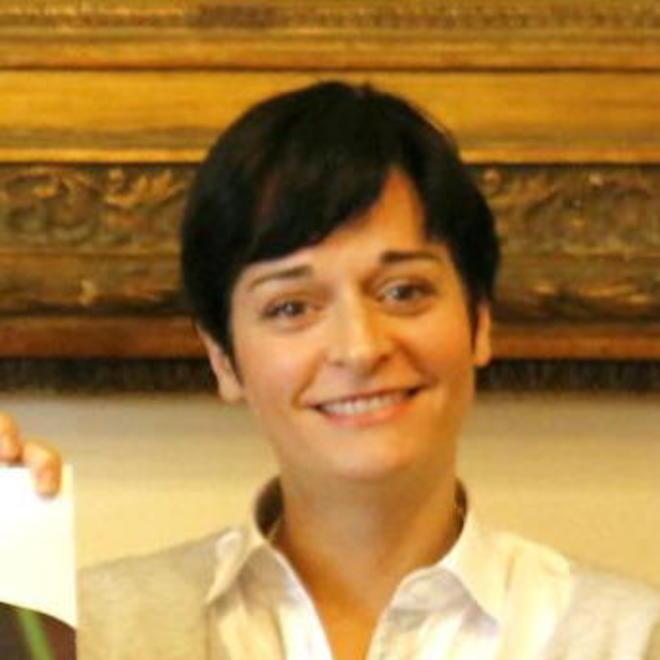 E il Comune invia lettere ai commercianti di piazza Garibaldi:«Rispettate gli orari o interveniamo» 