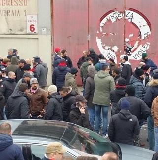 Il Vicenza allo sfascio: la squadra ko a tavolino e i tifosi insorgono