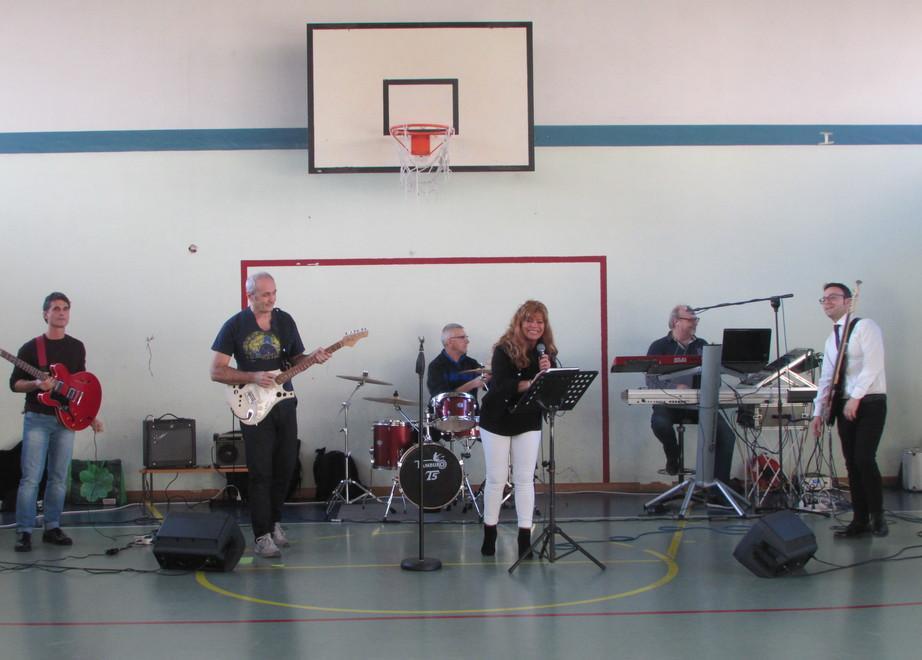 Applausi per la “Teacher’s band”