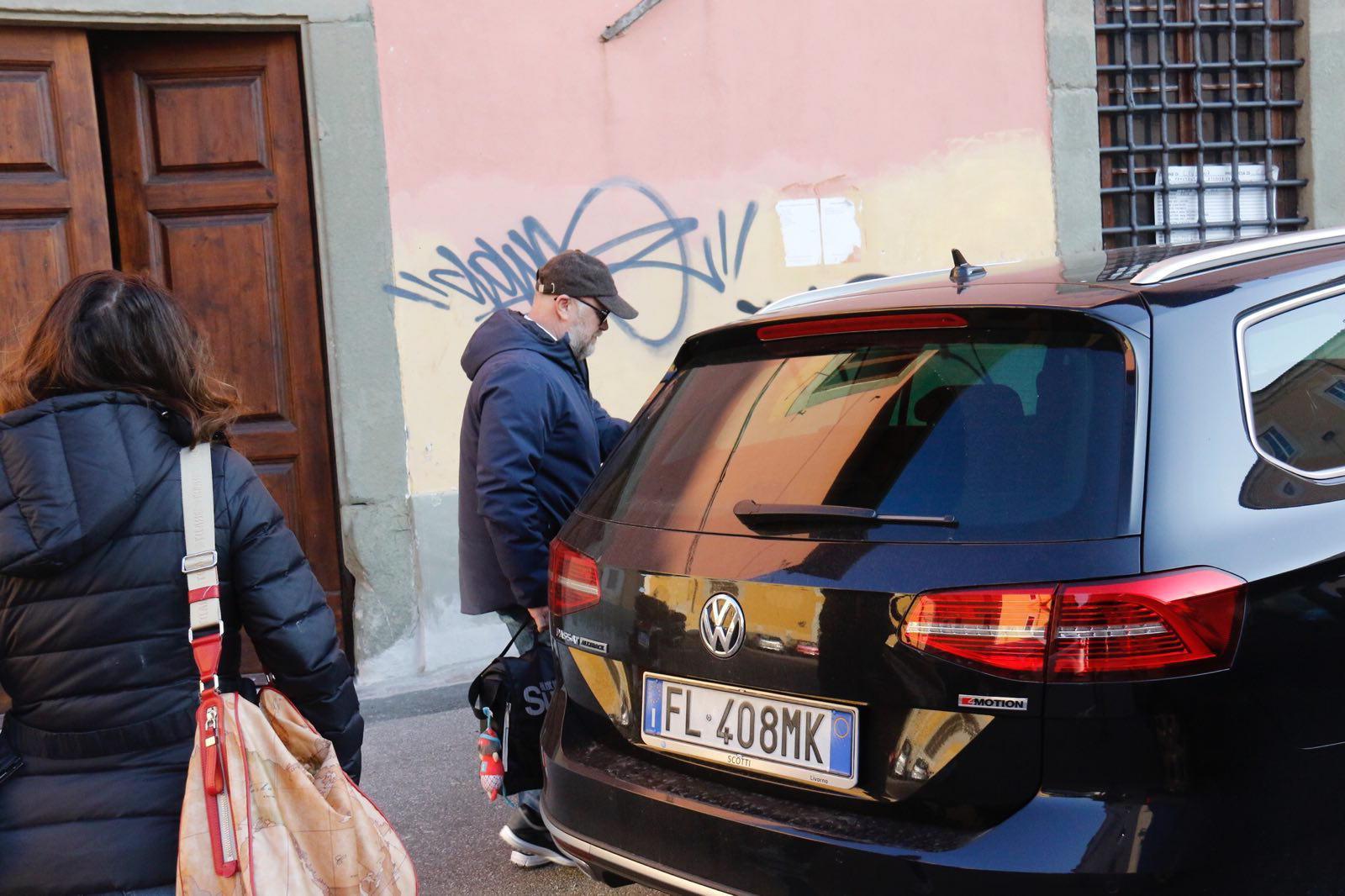 Il sindaco Nogarin all'uscita dal palazzo di Giustizia dopo l'interrogatorio di lunedì 15 gennaio (Marzi/Pentafoto)