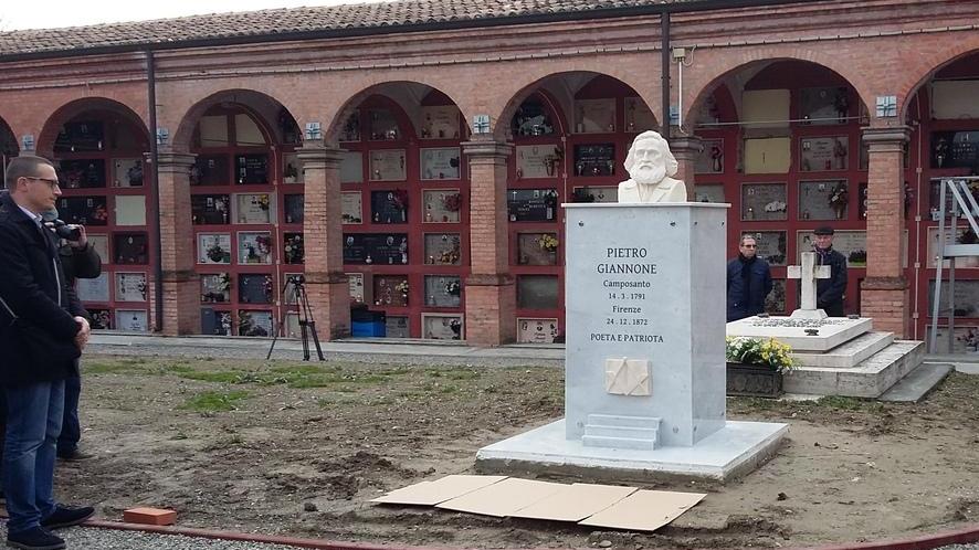 Monumento funebre e convegno in onore del patriota Giannone