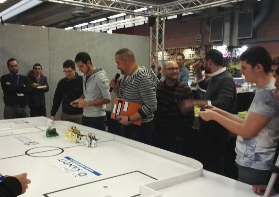 Si sfidano a Modena i robot costruiti dai ragazzi del Volta