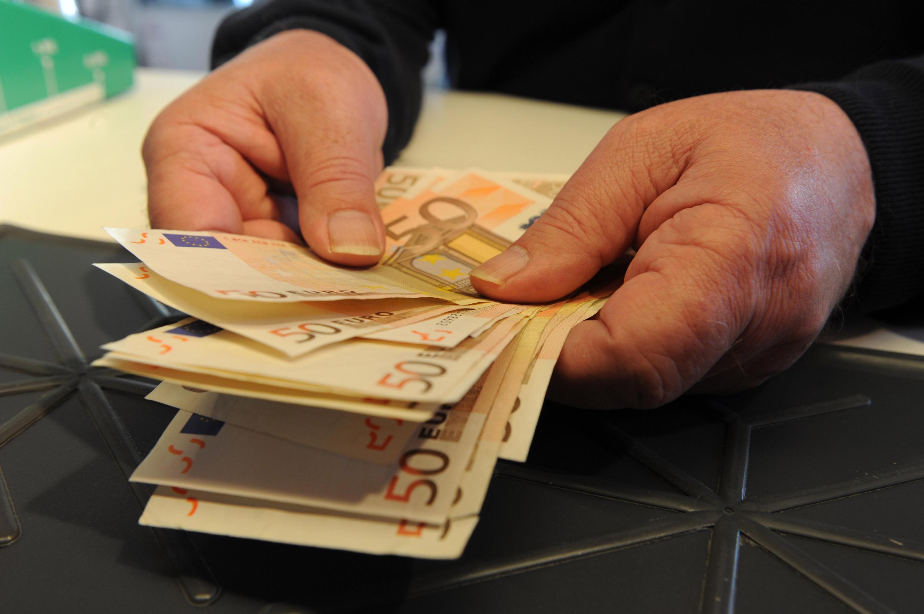 Sardi sempre più indebitati: in vetta per i prestiti 