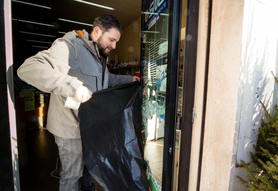 La “banda del piccone” in azione anche a Larciano 