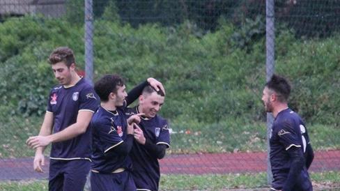 Un Calci superstar Il 2-0 al Pontecosi vale il primo posto