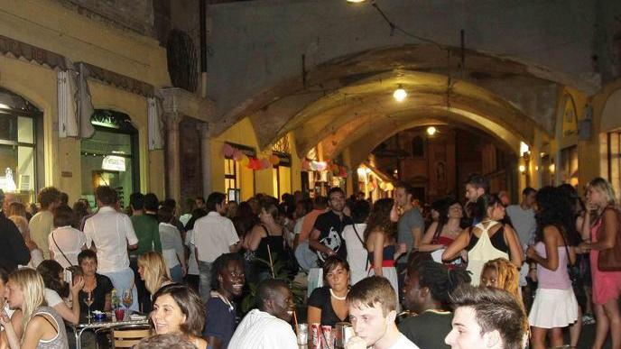 Reggio Emilia, il sindaco sconfessa il post di De Lucia «Il centro è vivo»