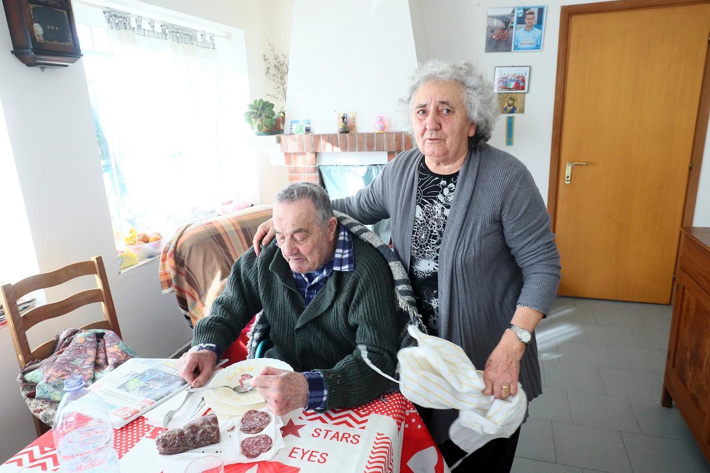 La coppia di ottantenni rapinata in casa