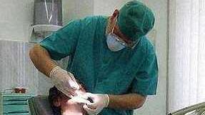 Lesioni a un paziente: dentista condannato 