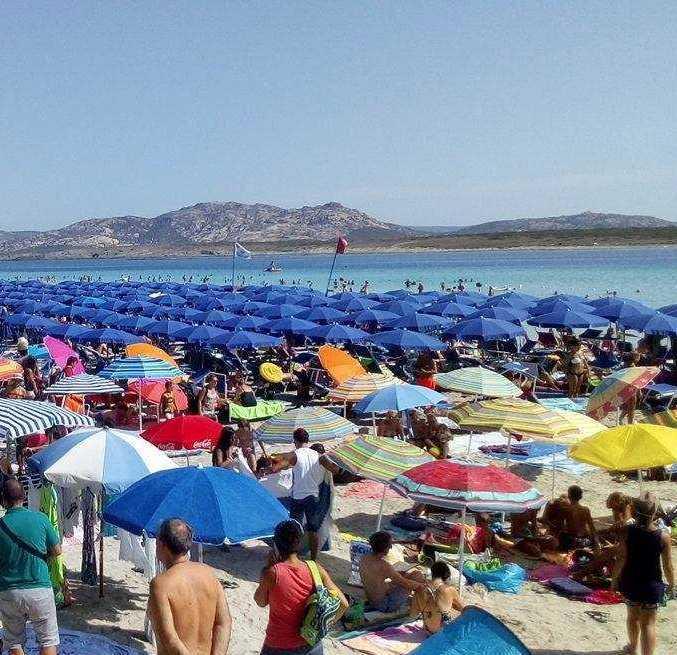 La stagione estiva super compressa dura solo 40 giorni 